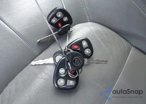 2005 Cadillac Deville Livery из США, поврежденный, VIN 1G6KD54Y95U109800